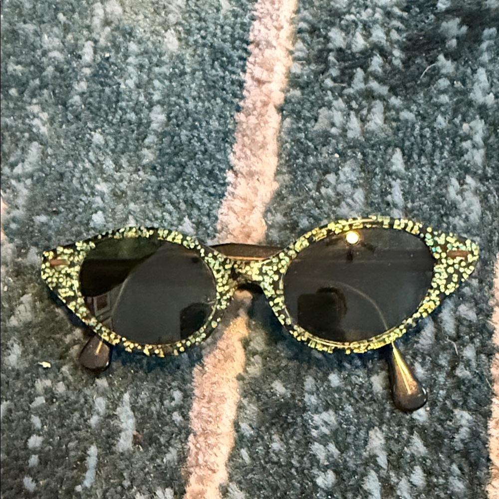 Stylish Green Glitter Sunglasses